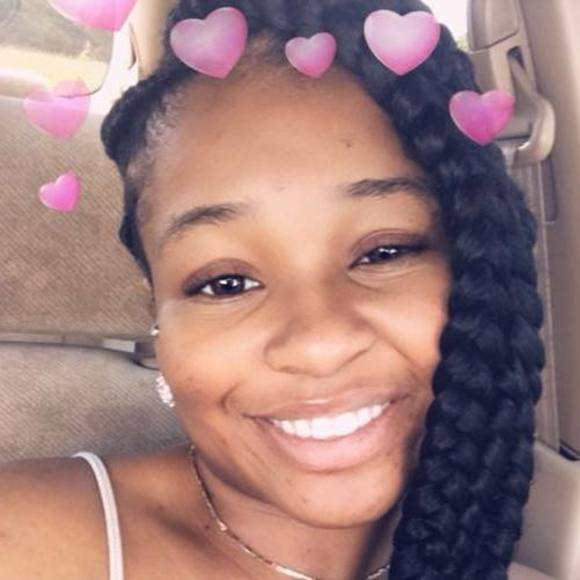 Meet your Posher, Symone - Picture 1 of 1